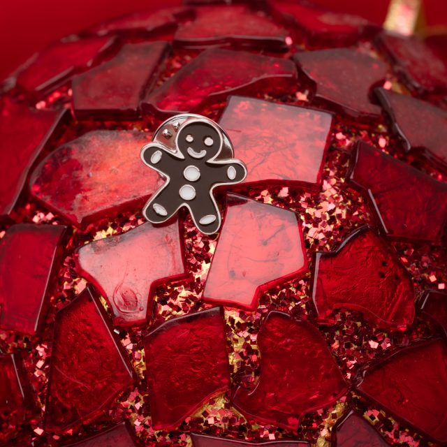 Gingerbread pin