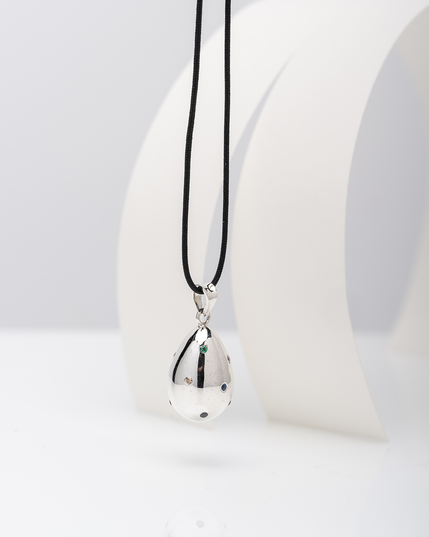 Ασημένιο Κολιέ Αυγό 925 με 12 Πολύχρωμες Πέτρες & Μαύρο Κορδόνι - Image 2