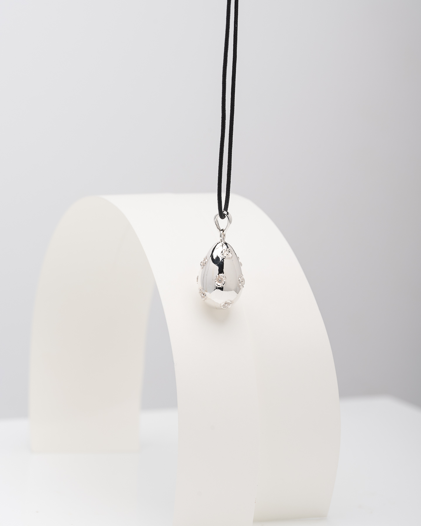 Ασημένιο Αυγό 925 με Λουλουδάκια