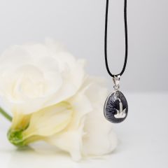 Πασχαλινό Ασημένιο Αυγουλάκι 925 με Χρωματιστό Σμάλτο & Συμβολικό Μοτίφ Λαμπάδας