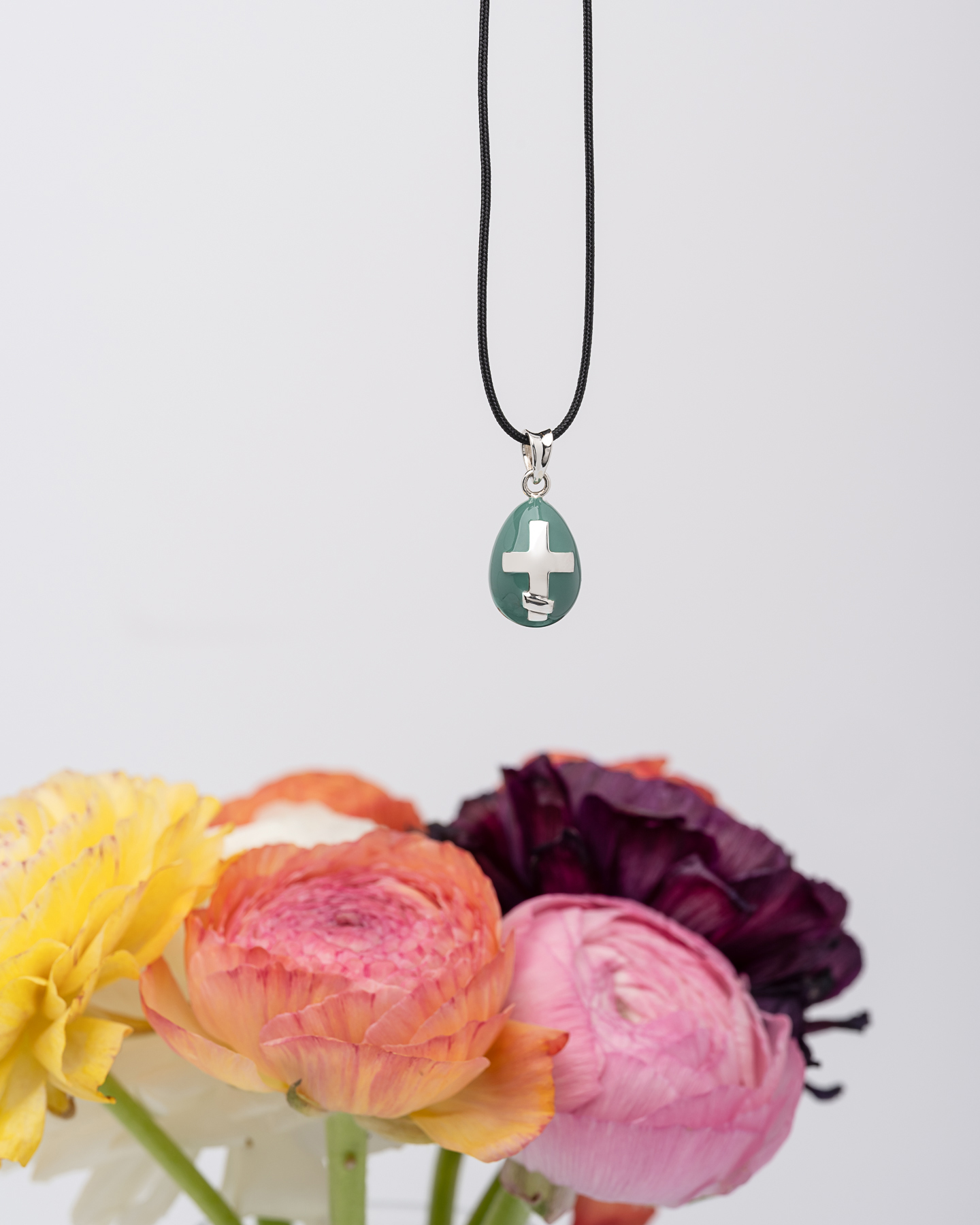 Πασχαλινό Αυγουλάκι με Σταυρό Ασήμι 925 & Ματ Σμάλτο